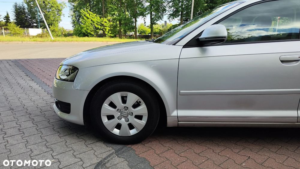 Audi A3 Sportback 1.6 TDI DPF Attraction - 3