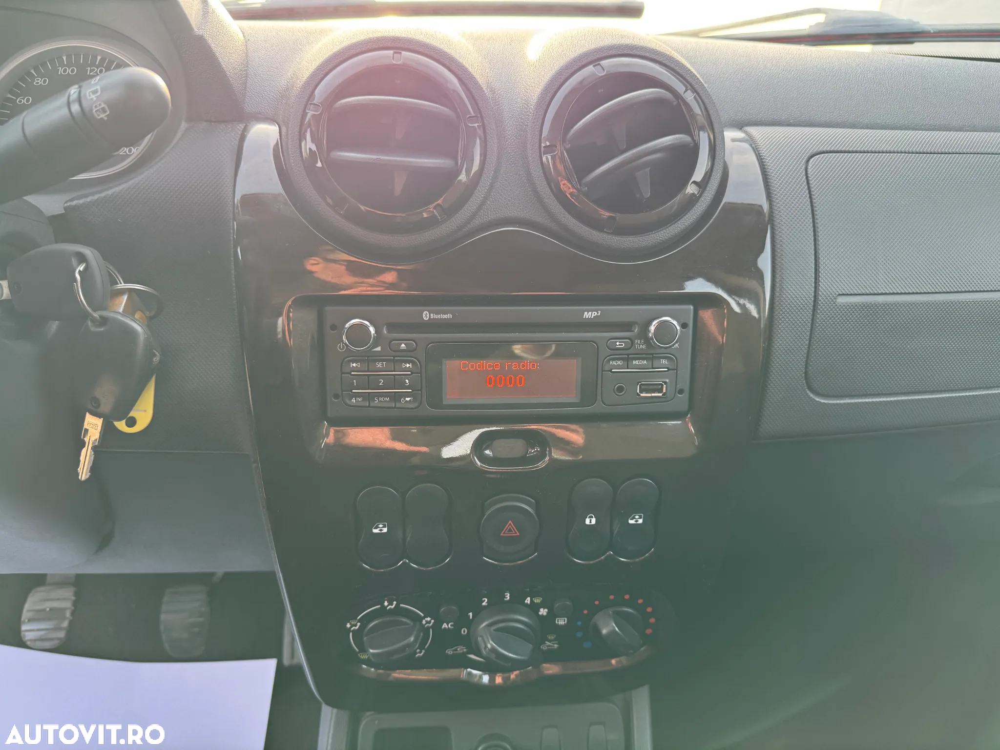 Dacia Duster 1.6 4x2 Laureate - 30