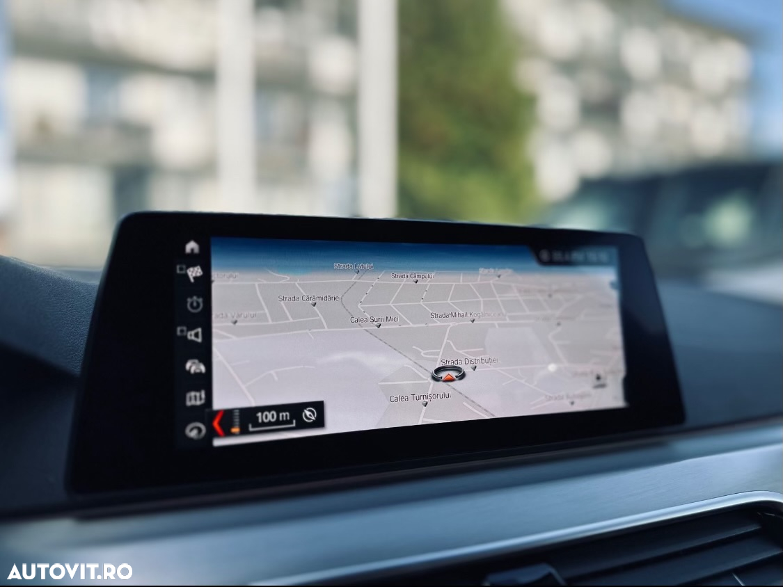 BMW Seria 5 520d xDrive AT - 35