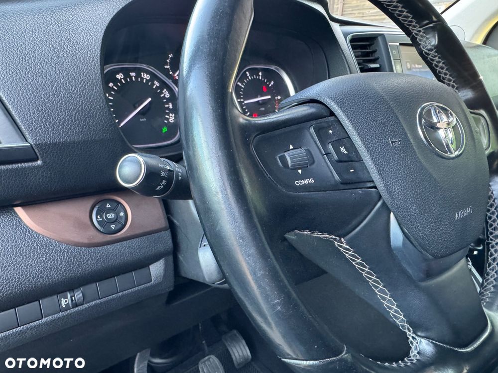 Toyota Proace Verso ver-2-0--l--d--4d-5--si-family-compact - 21