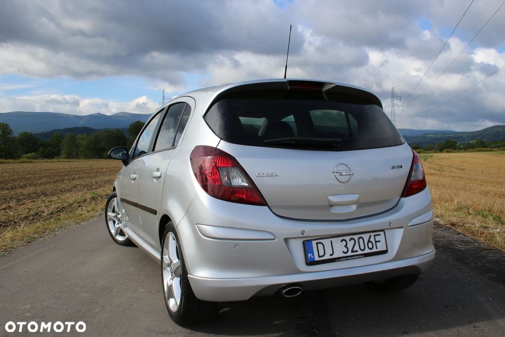 Opel Corsa 1.6T GSI - 24