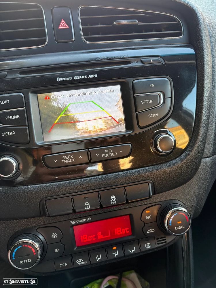 Kia Ceed SW 1.6 CRDi - 9