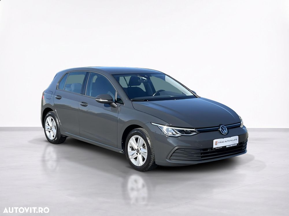 Volkswagen Golf - 8