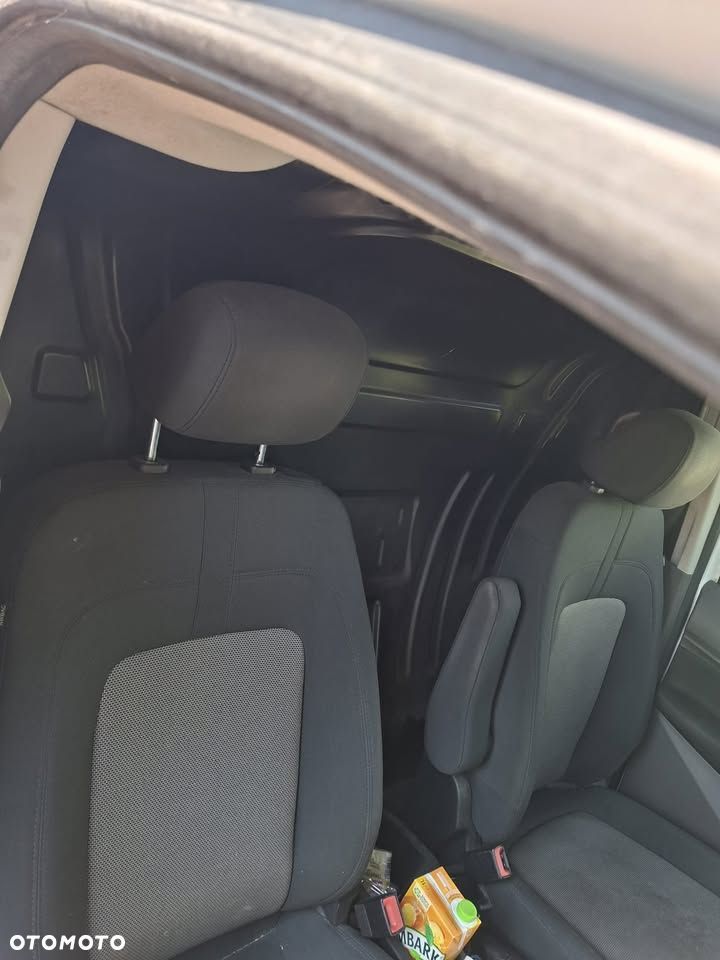 Ford Transit Connect - 14