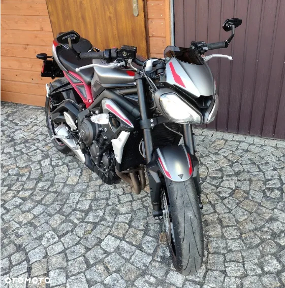 Triumph Street Triple - 4