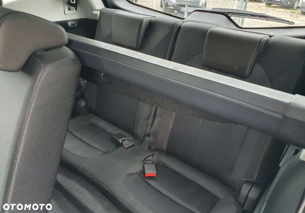 Nissan Qashqai+2 - 12