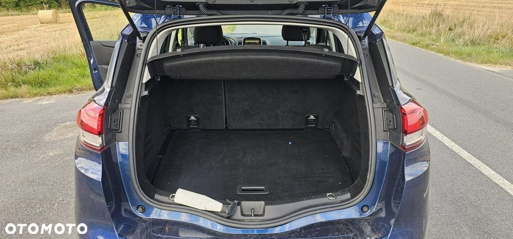 Renault Grand Scenic - 16