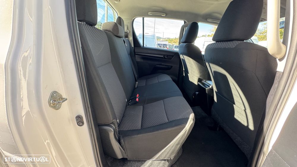 Toyota Hilux 2.4 D-4D 4WD CD CM - 28