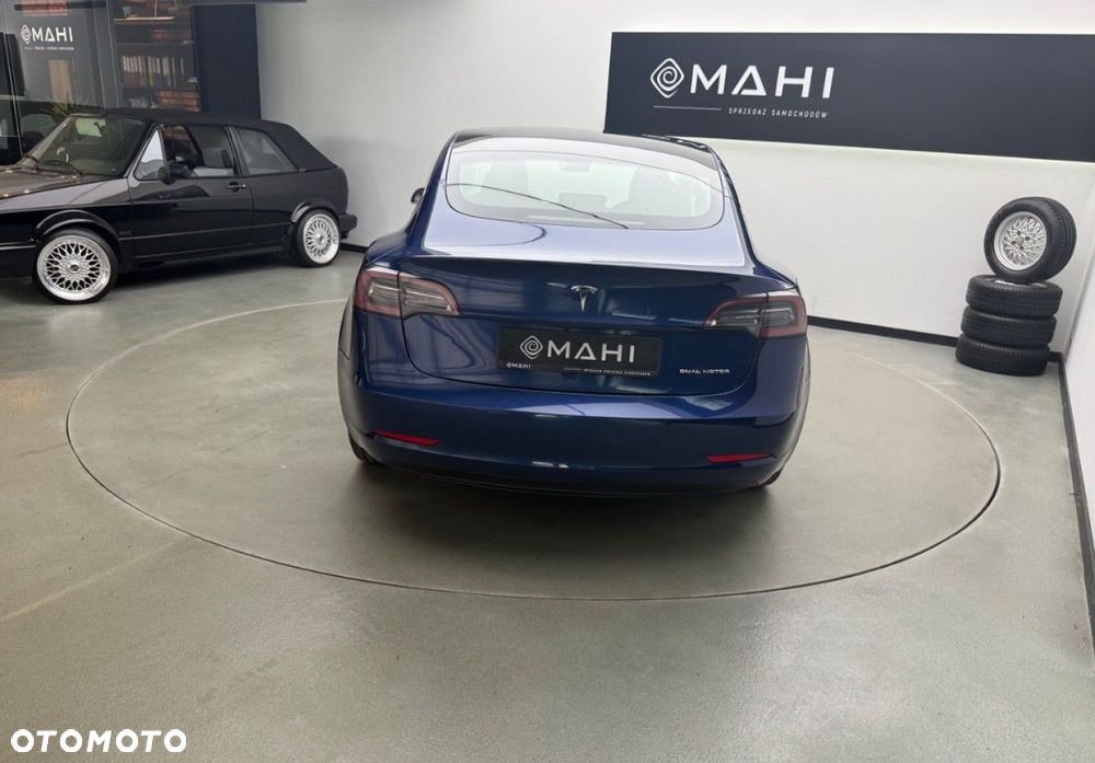 Tesla Model 3 - 10