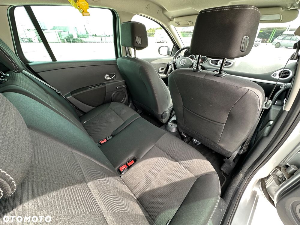Renault Clio - 15