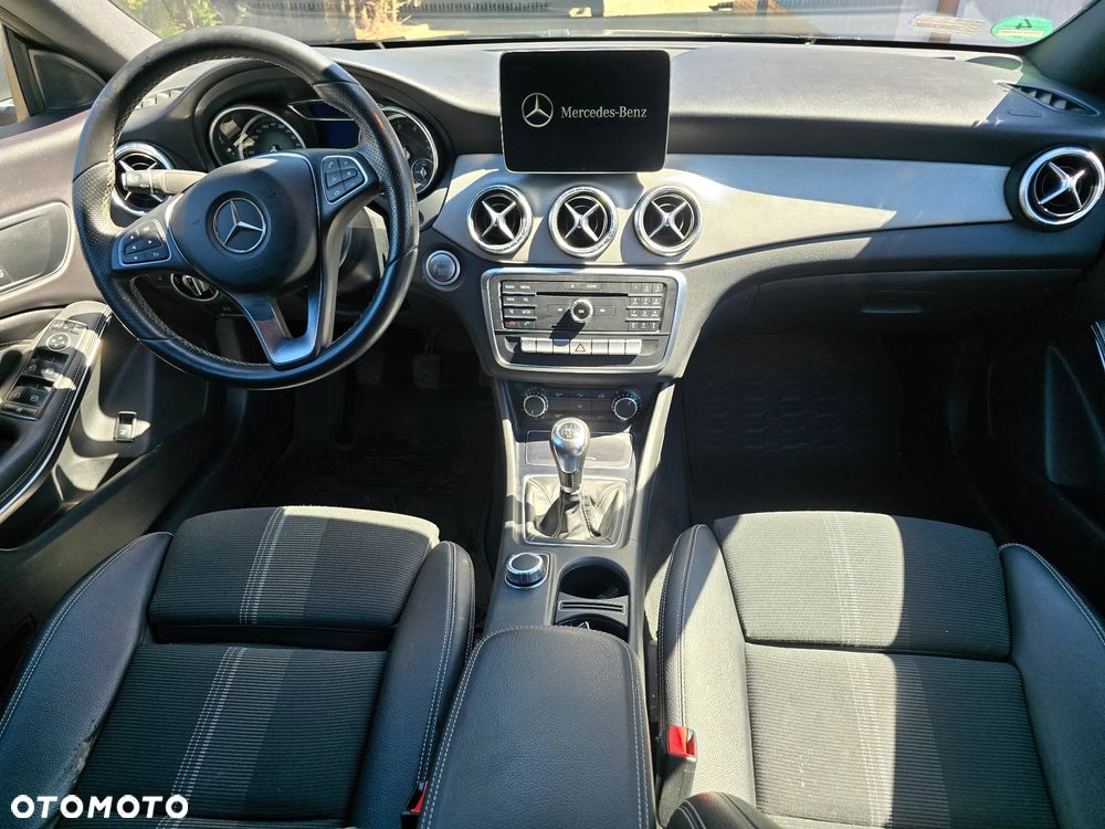 Mercedes-Benz CLA 180 UrbanStyle Edition - 9