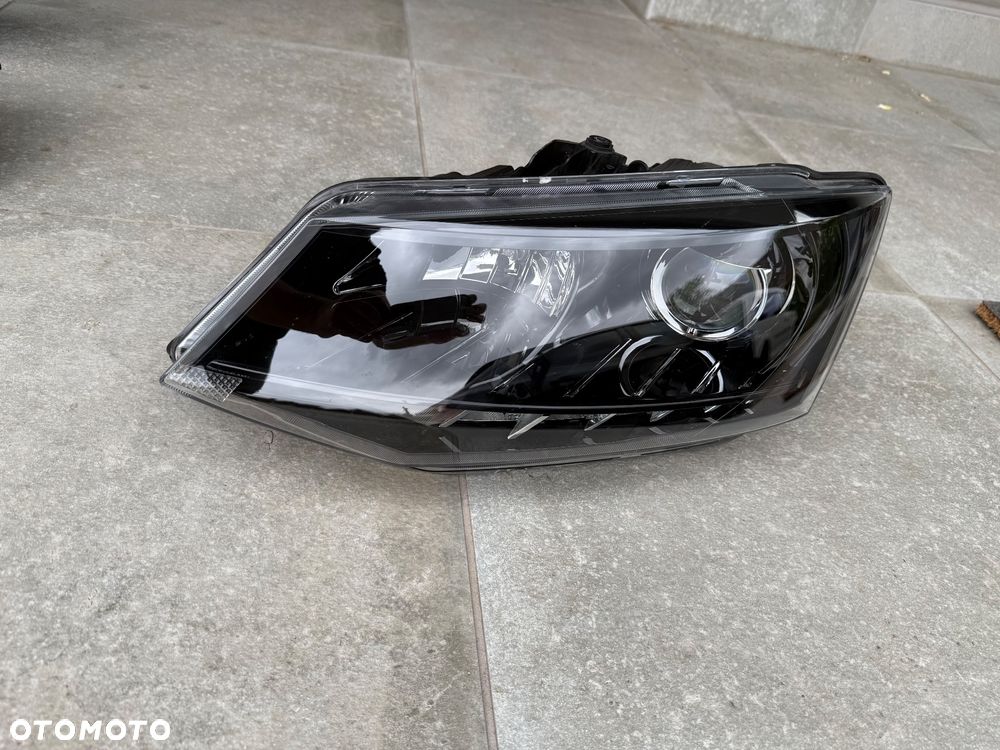 Lampa przednia lewa Skoda Fabia III Lift - 2