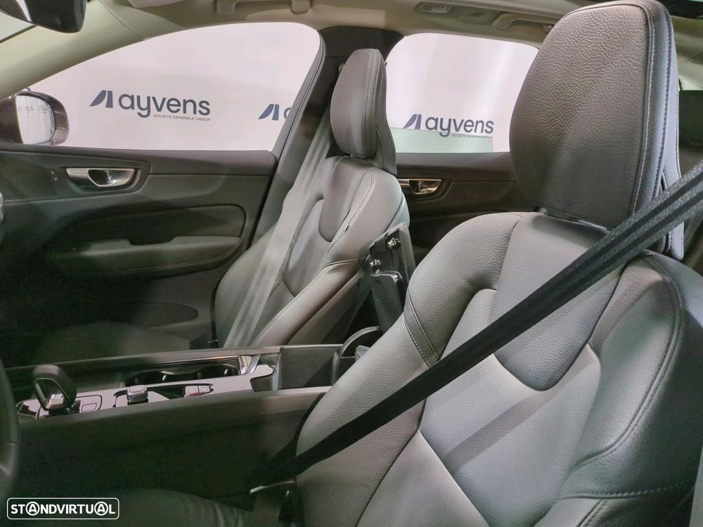 Volvo XC 60 2.0 T6 PHEV Core AWD - 5