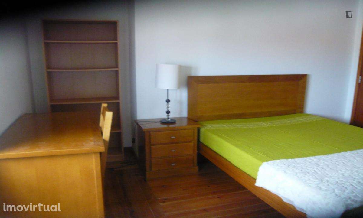 Quarto - localizado em Cidral Coimbra - Grande imagem: 5/14