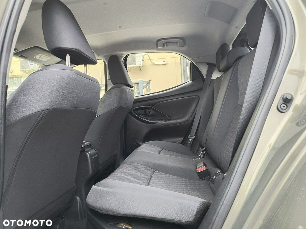 Toyota Yaris - 10
