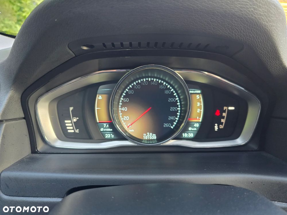 Volvo XC 70 D4 AWD Momentum EU6 - 20