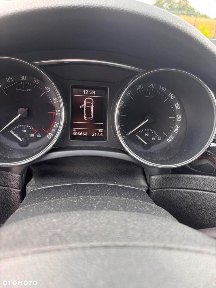 Skoda Superb 2.0 TDI DSG Ambition - 31