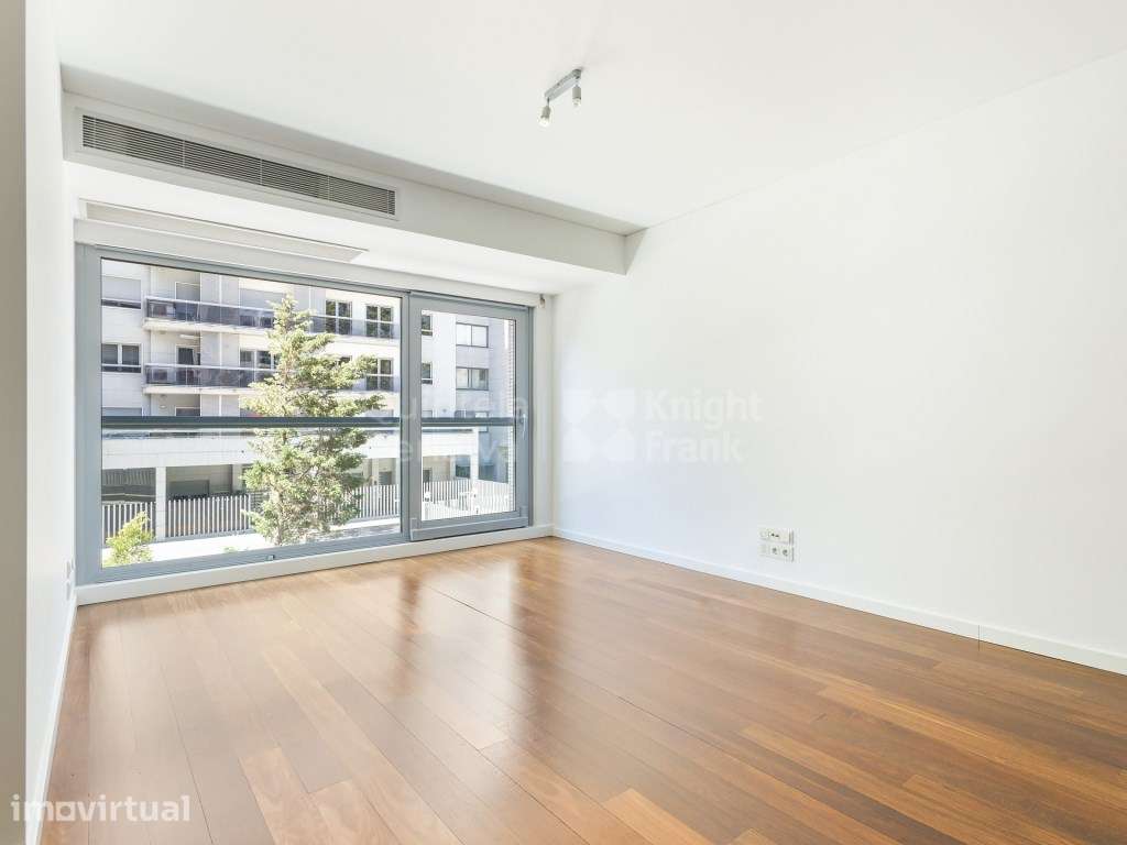 Apartamento T1 sem móveis para arrendamento no Campo Grande - Grande imagem: 3/22