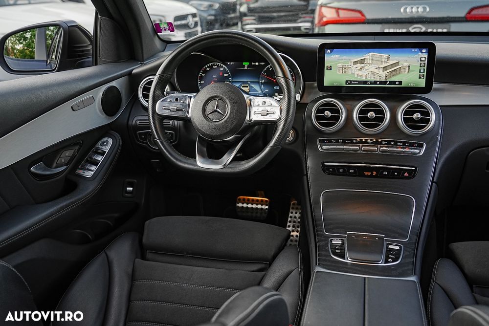 Mercedes-Benz GLC 300 e 4Matic 9G-TRONIC Edition AMG Line - 27