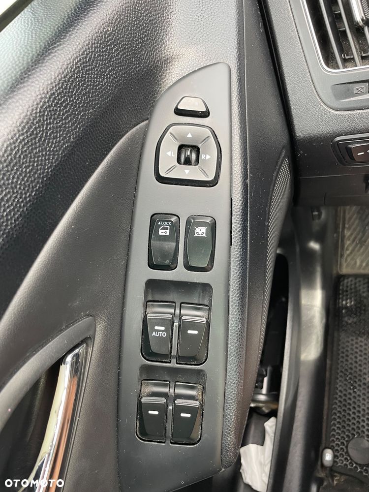 Hyundai ix35 2.0 4WD Automatik Premium - 9