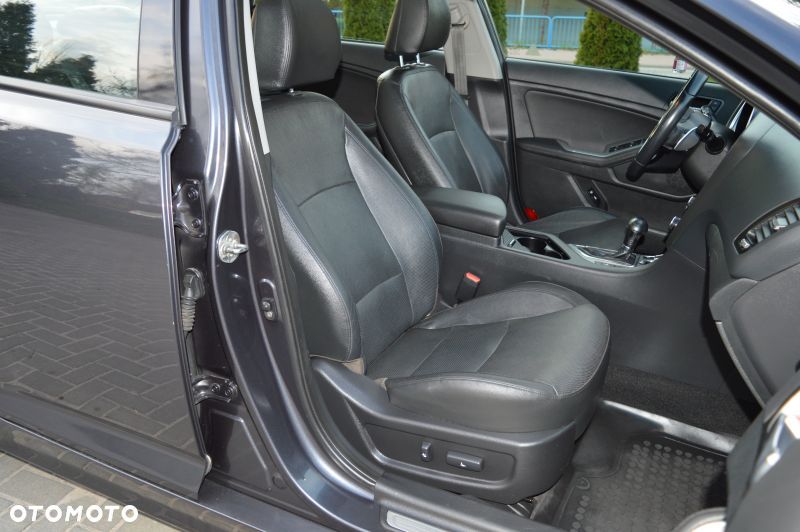 Kia Optima - 31