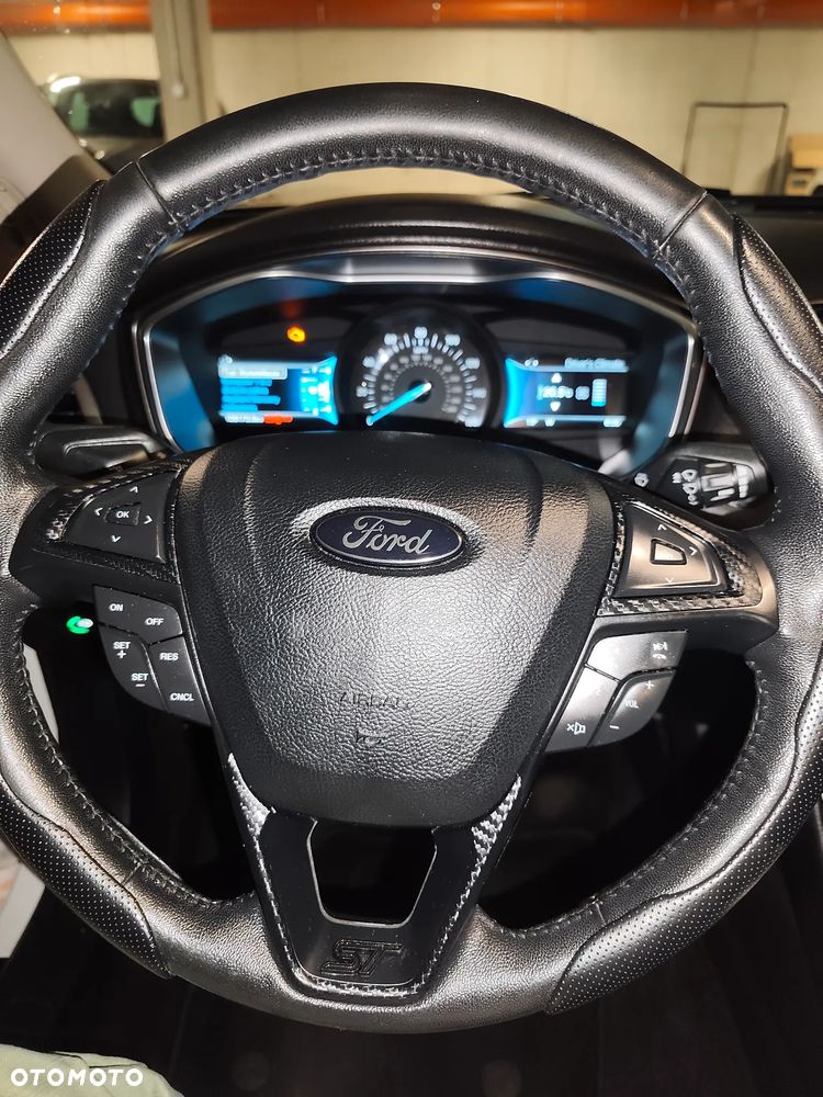 Ford Fusion - 9