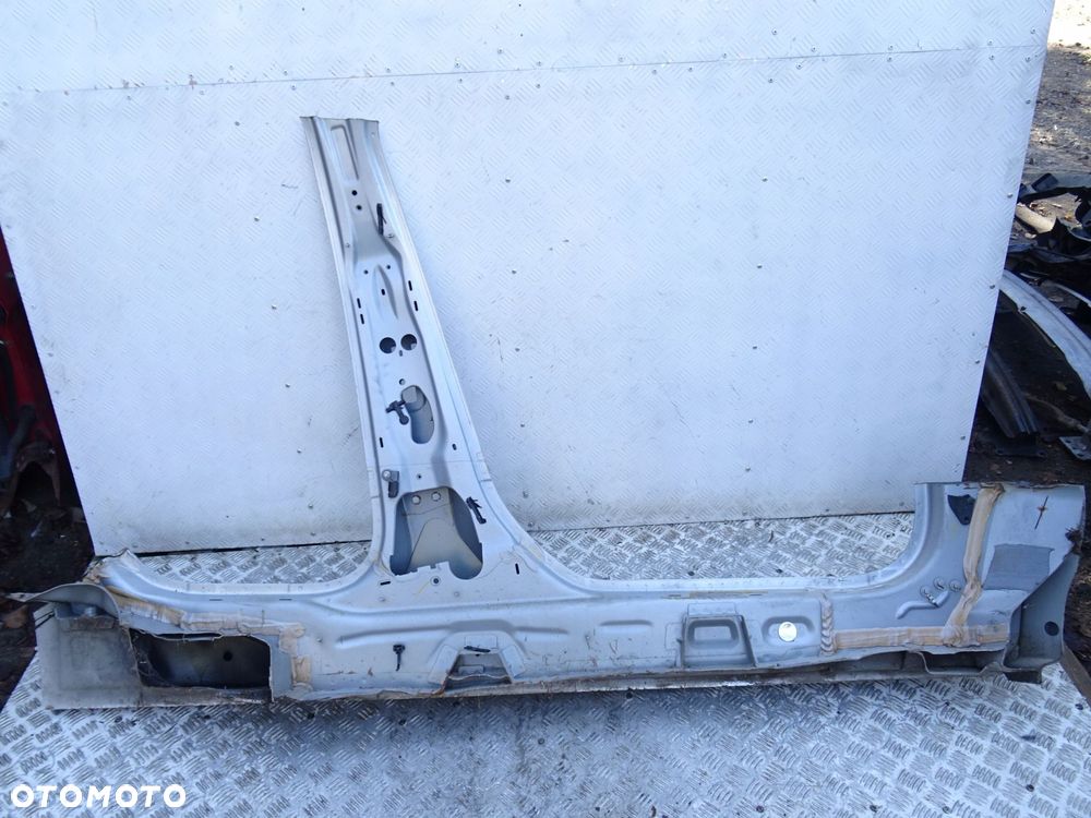 próg lewy volvo v40 ii 711-16 - 3