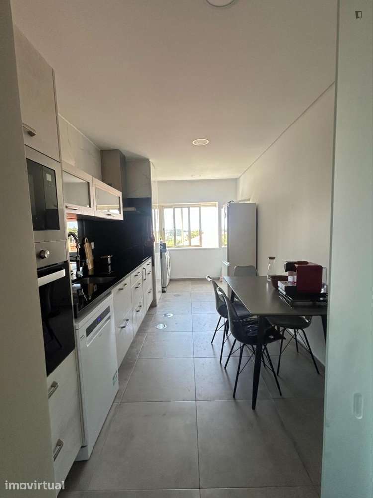 Apartamento com 2 quartos - localizado em Valadares Porto - Grande imagem: 4/9