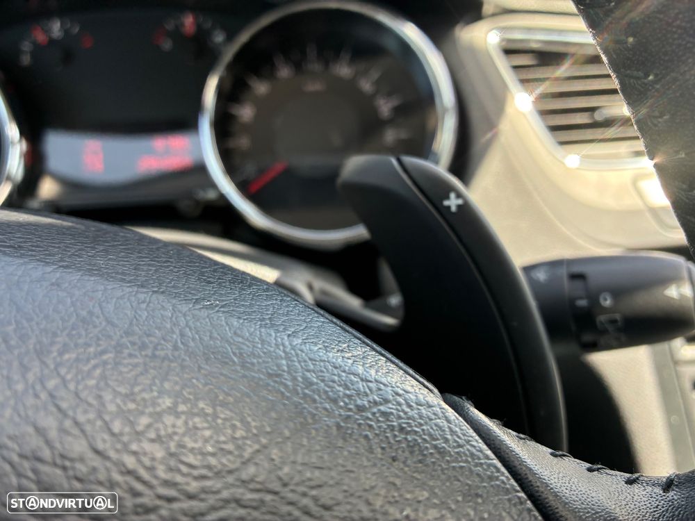 Peugeot 5008 1.6 E-HDi 7L Active 2-Tronic - 23