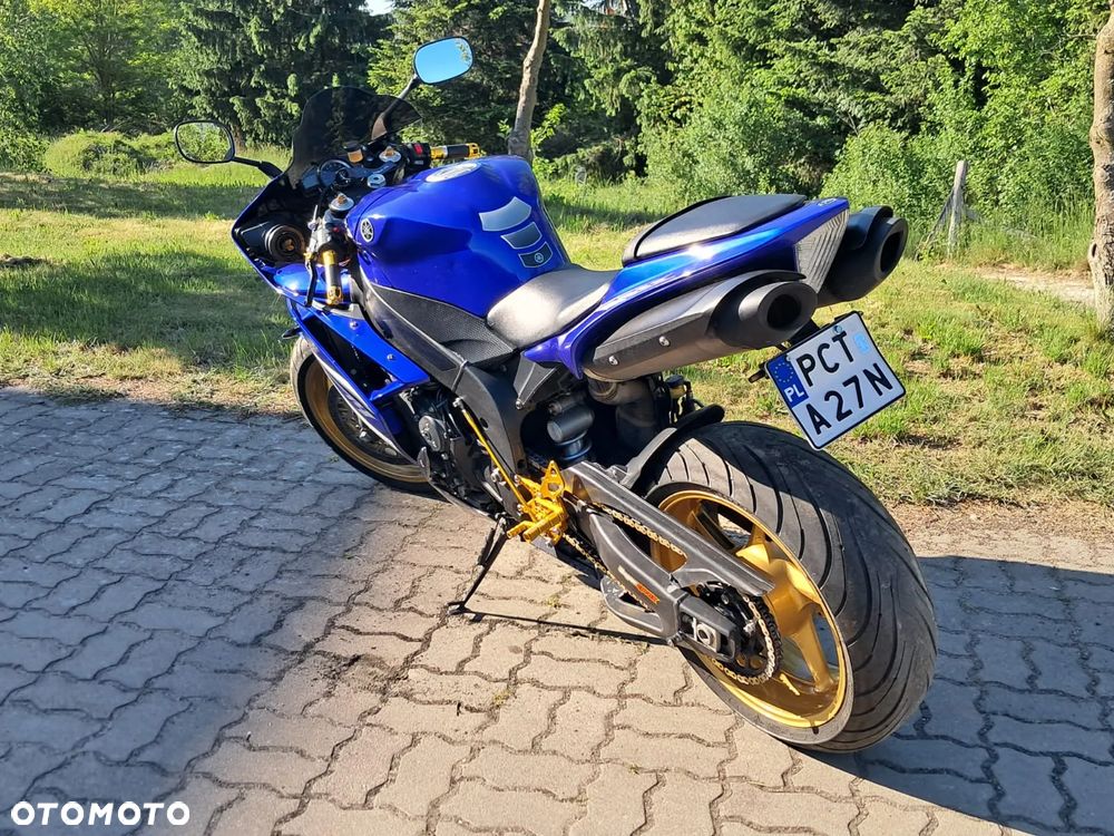 Yamaha R1 - 3