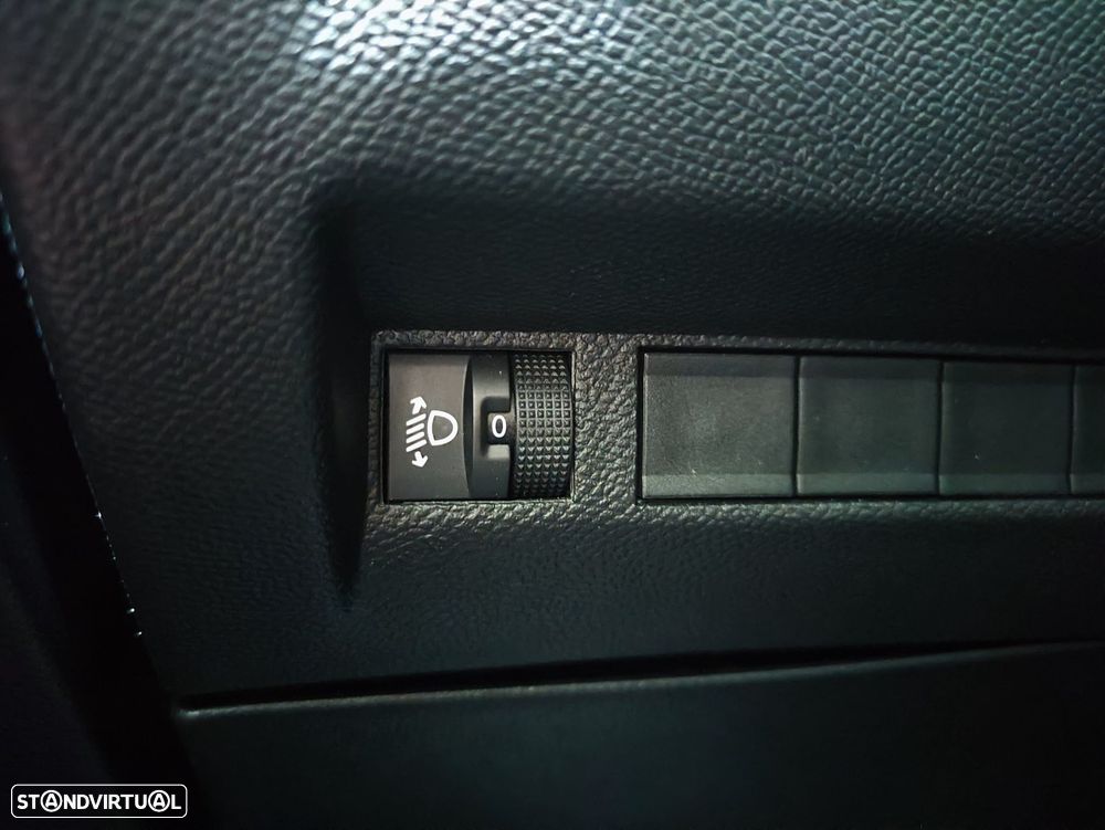 Peugeot 2008 1.2 PureTech Style - 10