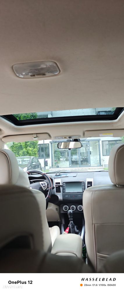 Mitsubishi Outlander 2.2 DI-D NAVI Instyle - 6