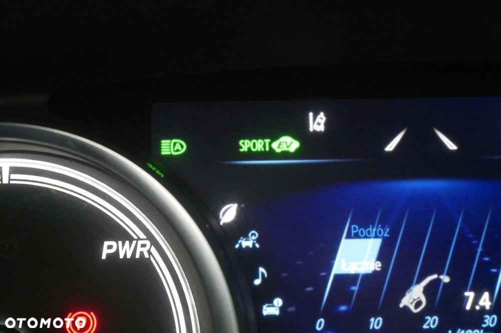 Toyota Camry 2.5 Hybrid Comfort CVT - 22