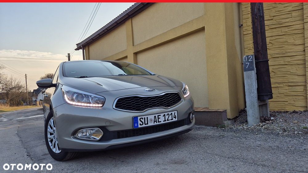 Kia Ceed 1.6 GDI ISG Spirit - 14