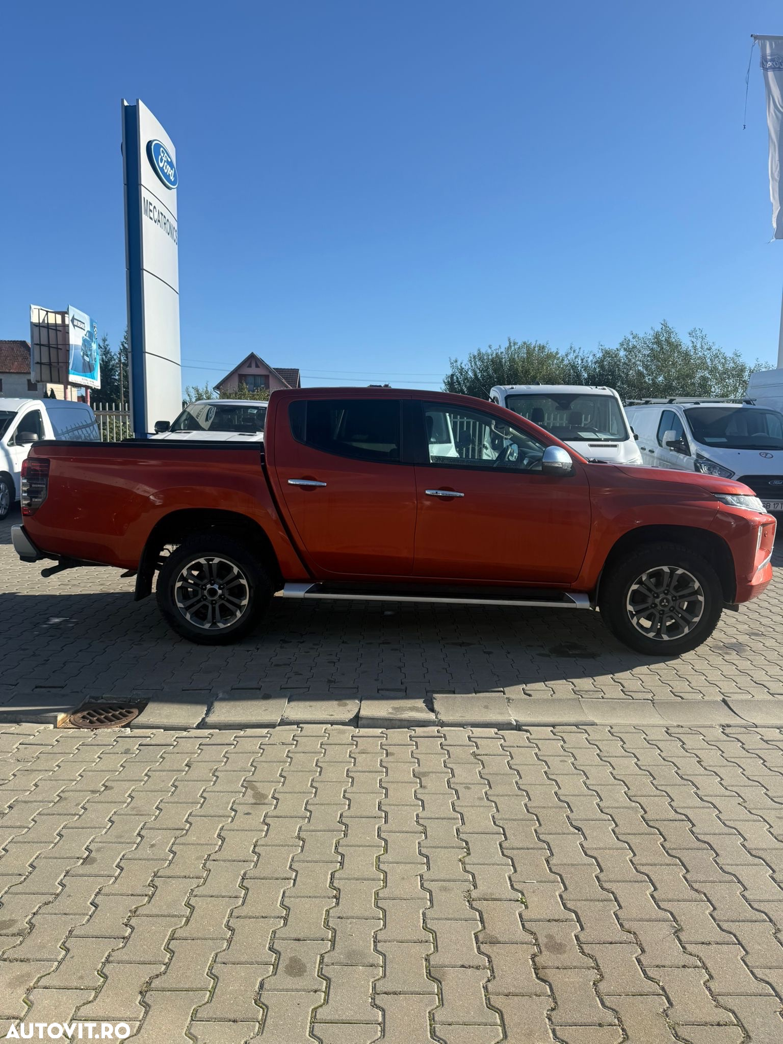 Mitsubishi L200 Double Cab 2.2 DI-D A/T Instyle - 9