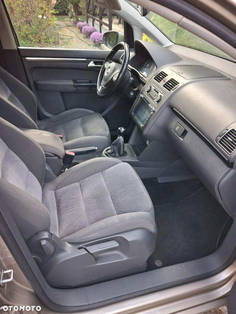Volkswagen Touran 2.0 TDI DPF Life - 6