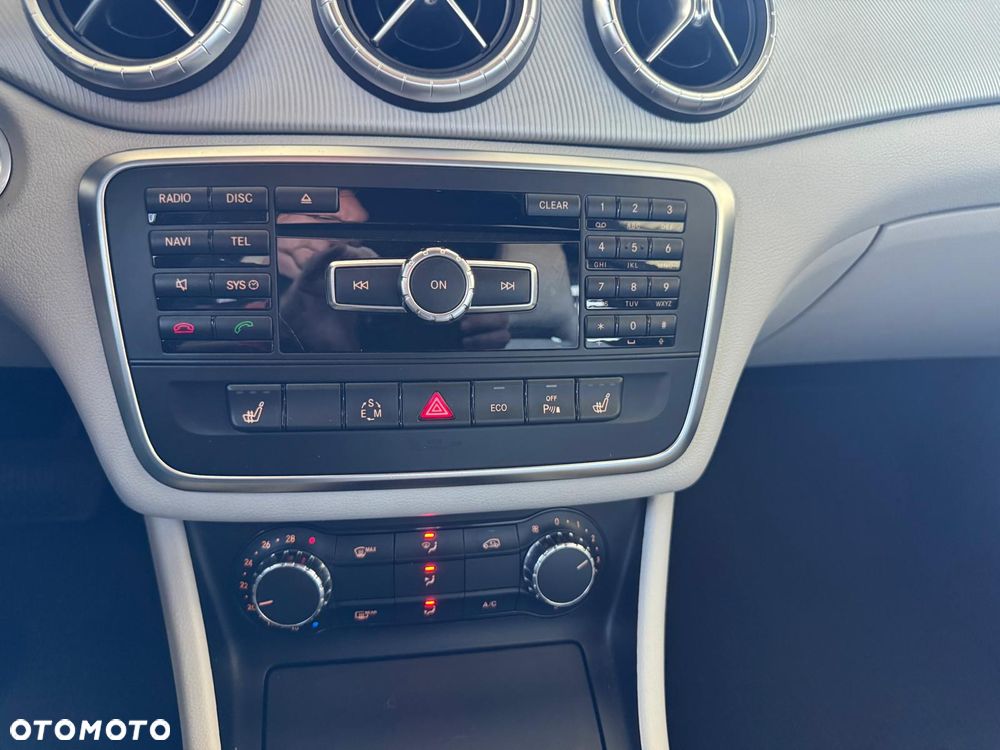 Mercedes-Benz CLA 200 7G-DCT AMG Line - 18
