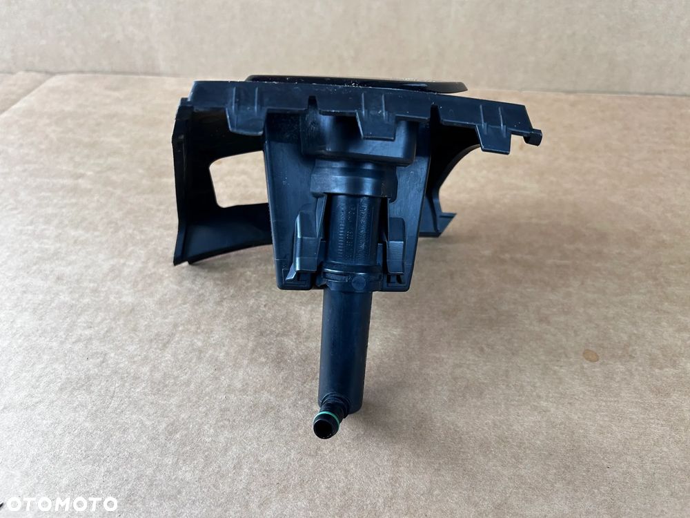 SKODA OCTAVIA II LIFT UCHWYT MOCOWANIE DYSZA SPRYSKIWACZ LAMPY LEWY 1300390132 1Z0807055A - 2