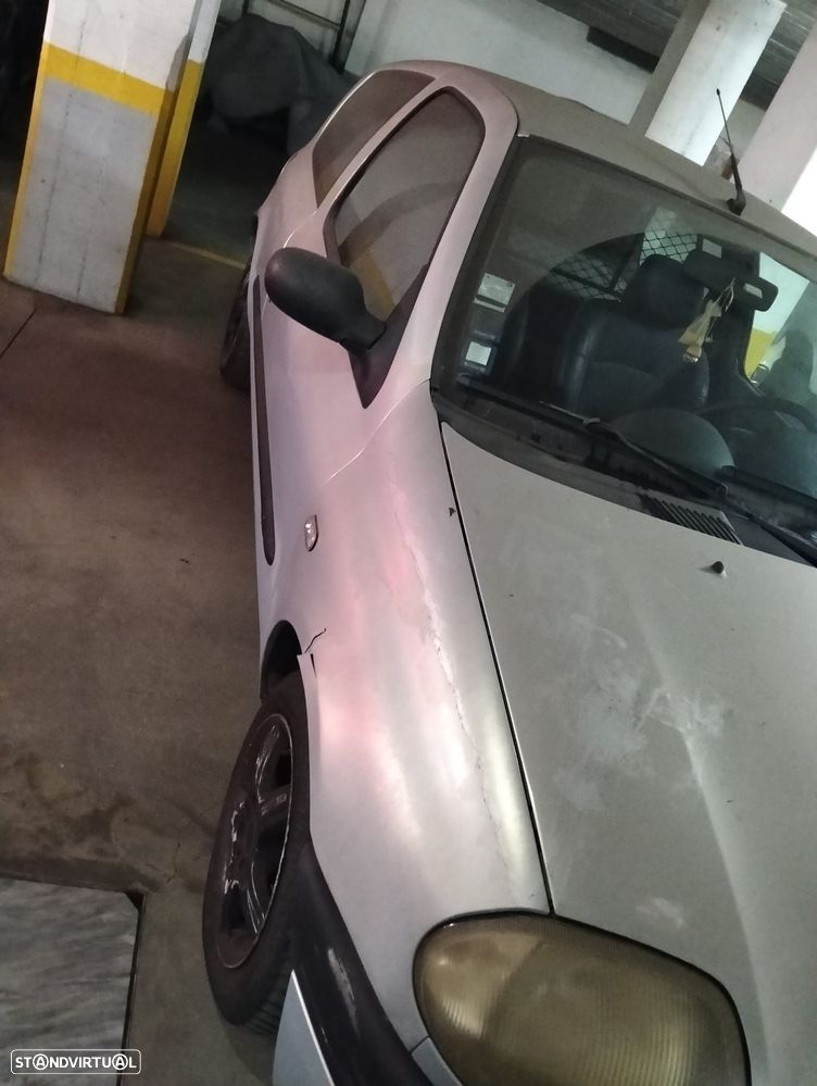 Renault Clio 1.9 D RN - 3