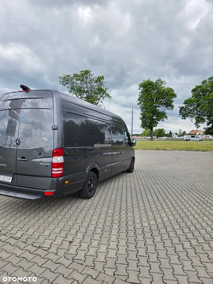 Mercedes-Benz SPRINTER - 4