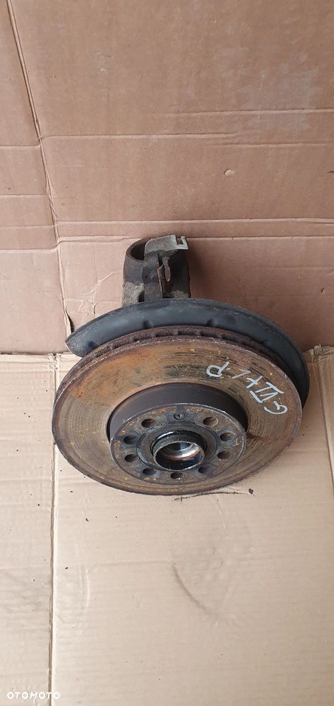 Zwrotnica piasta lewy przód VW Golf VI 6 Plus 1.6 TDI - 2