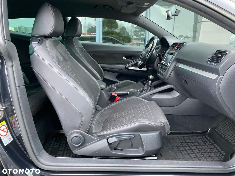 Volkswagen Scirocco 2.0 TSI - 12