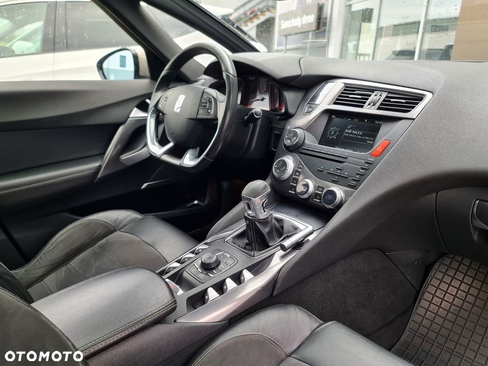 Citroën DS5 1.6 BlueHDi SoChic - 30