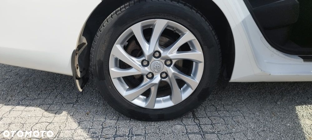 Toyota Auris - 11