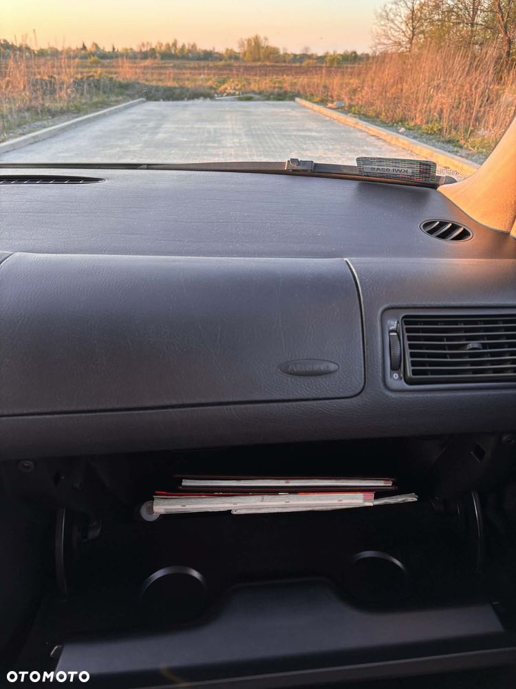 Volkswagen Golf 1.6 Q - 25