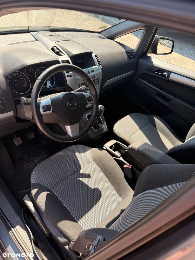 Opel Zafira 1.8 Family - 8