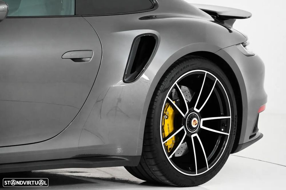 Porsche 911 (992) - 13