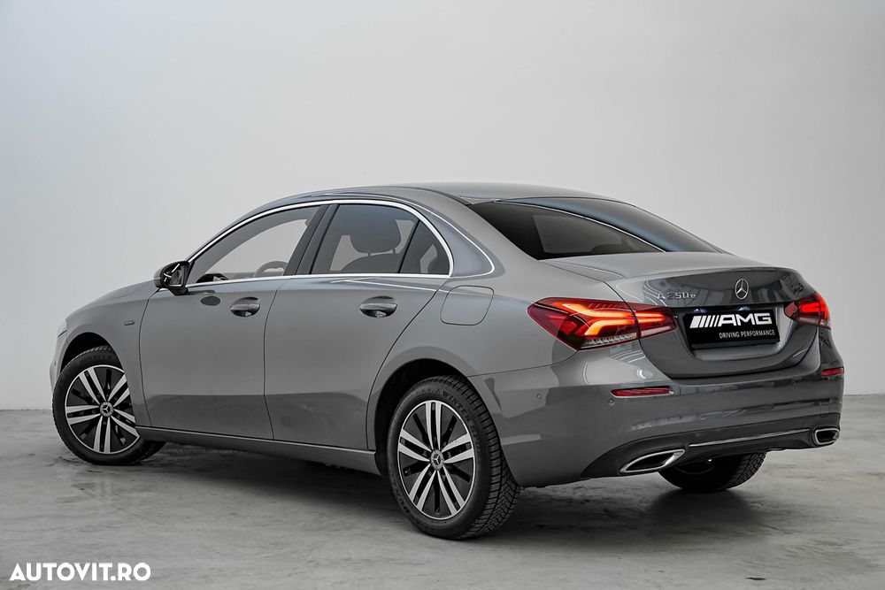 Mercedes-Benz A 250 e 8G-DCT Edition 2021 - 8