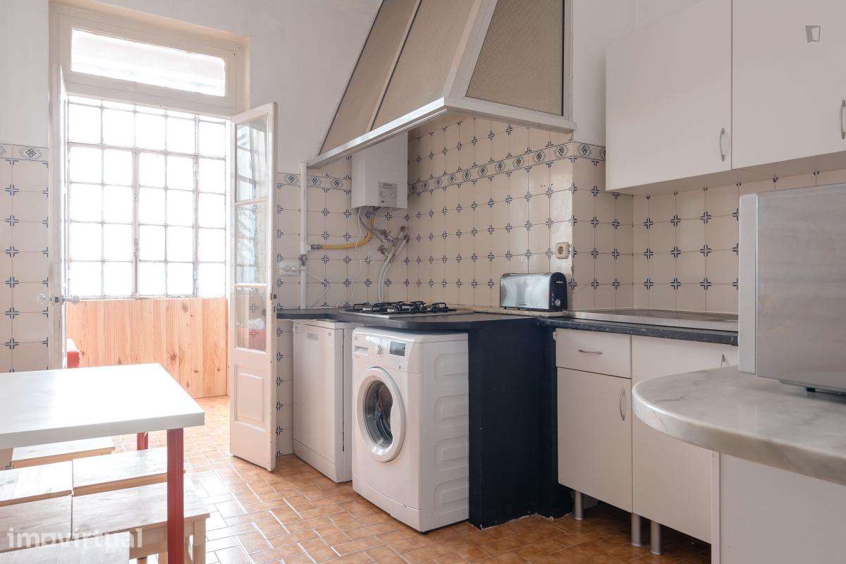 Quarto - localizado em Alameda Lisbon - Grande imagem: 2/13