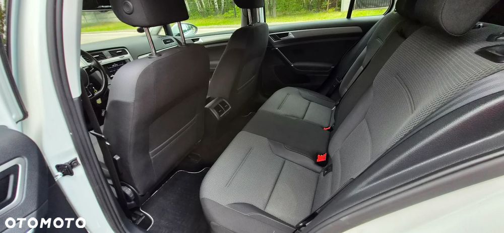 Volkswagen Golf 1.6 TDI Trendline DSG - 26
